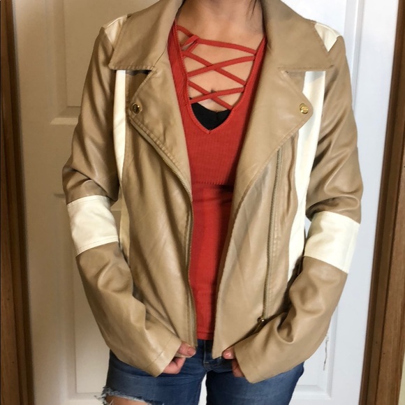 🔥🔥🔥SOLD🔥🔥🔥Tan jacket - Picture 2 of 6
